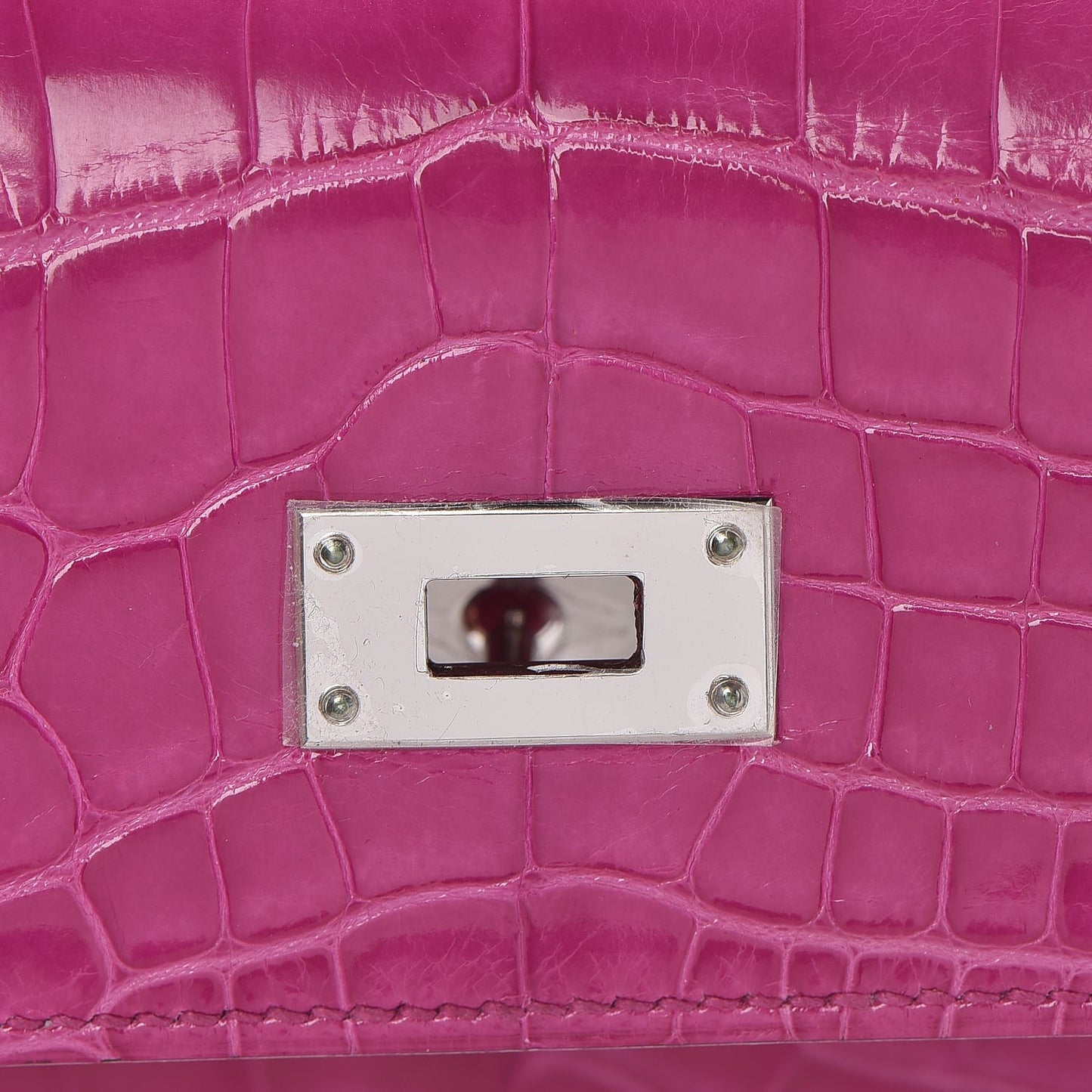 Shiny Alligator Kelly Longue Wallet Rose Scheherazade