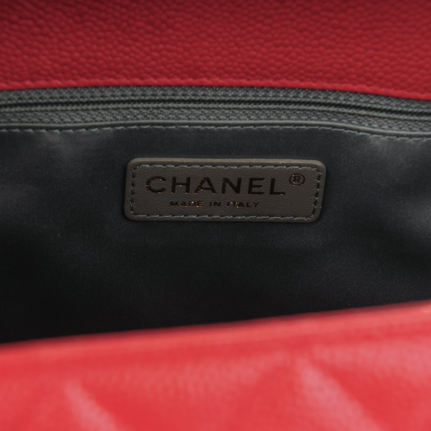 Caviar Quilted Grand Shopping Tote GST Rouge