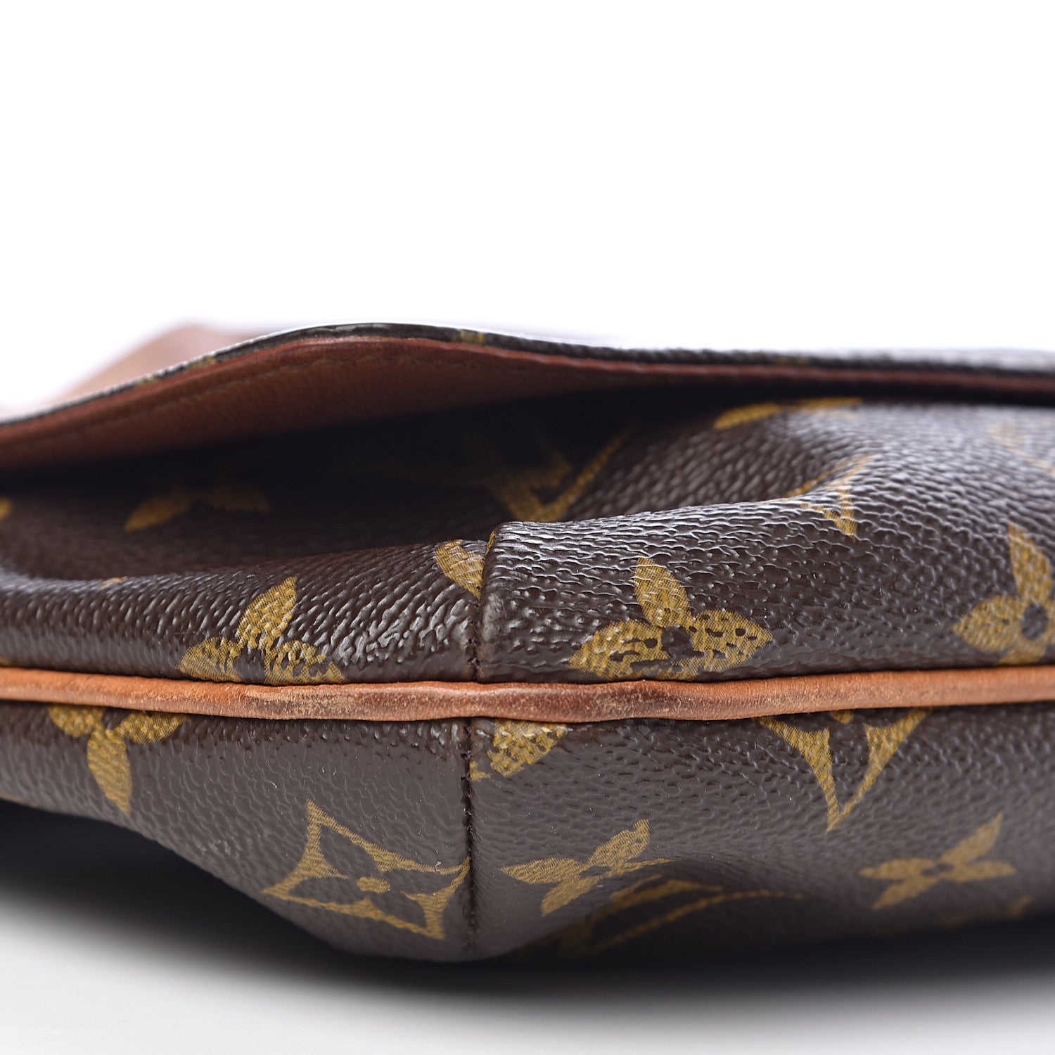 Louis Vuitton Monogram Musette Tango 13 of 14
