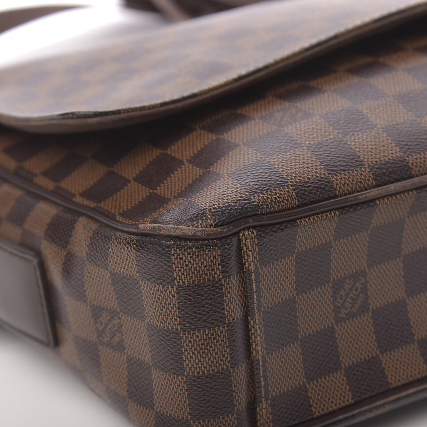 Damier Ebene Shelton MM