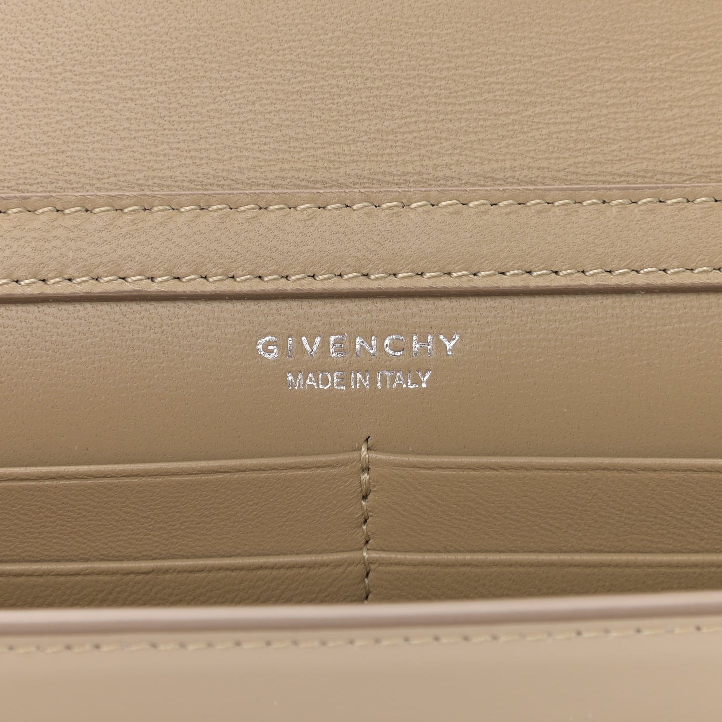 Calfskin 4G Wallet on Chain Dune