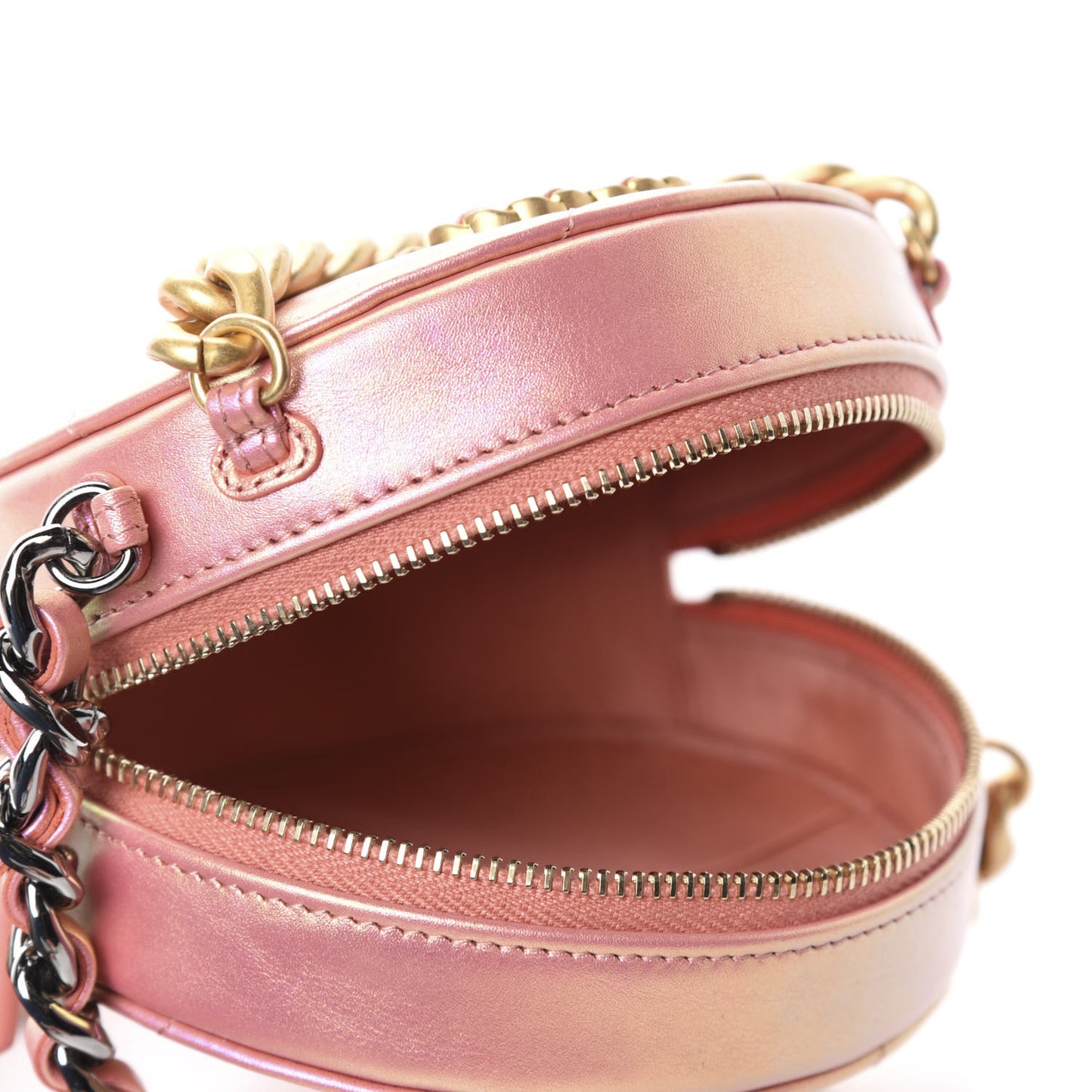 Iridescent Calfskin Quilted 19 Round Clutch With Chain Pink