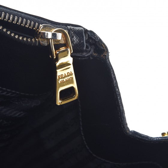 Saffiano Lux Extra Large Galleria Double Zip Tote Black