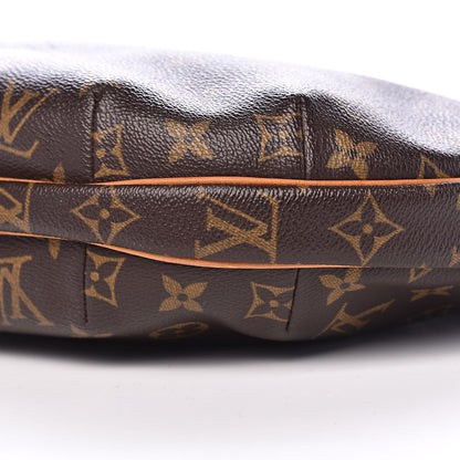 Louis Vuitton Monogram Croissant MM 10 of 13