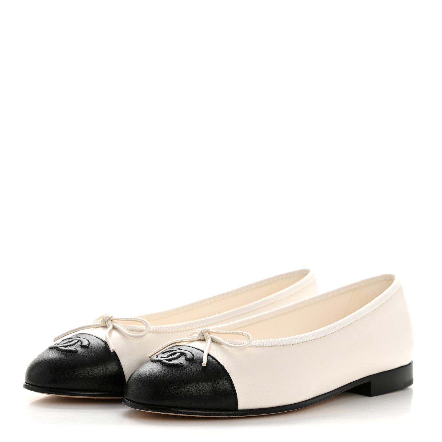 Chanel Lambskin Cap Toe CC Ballerina Flats 35 White Black 4 of 10