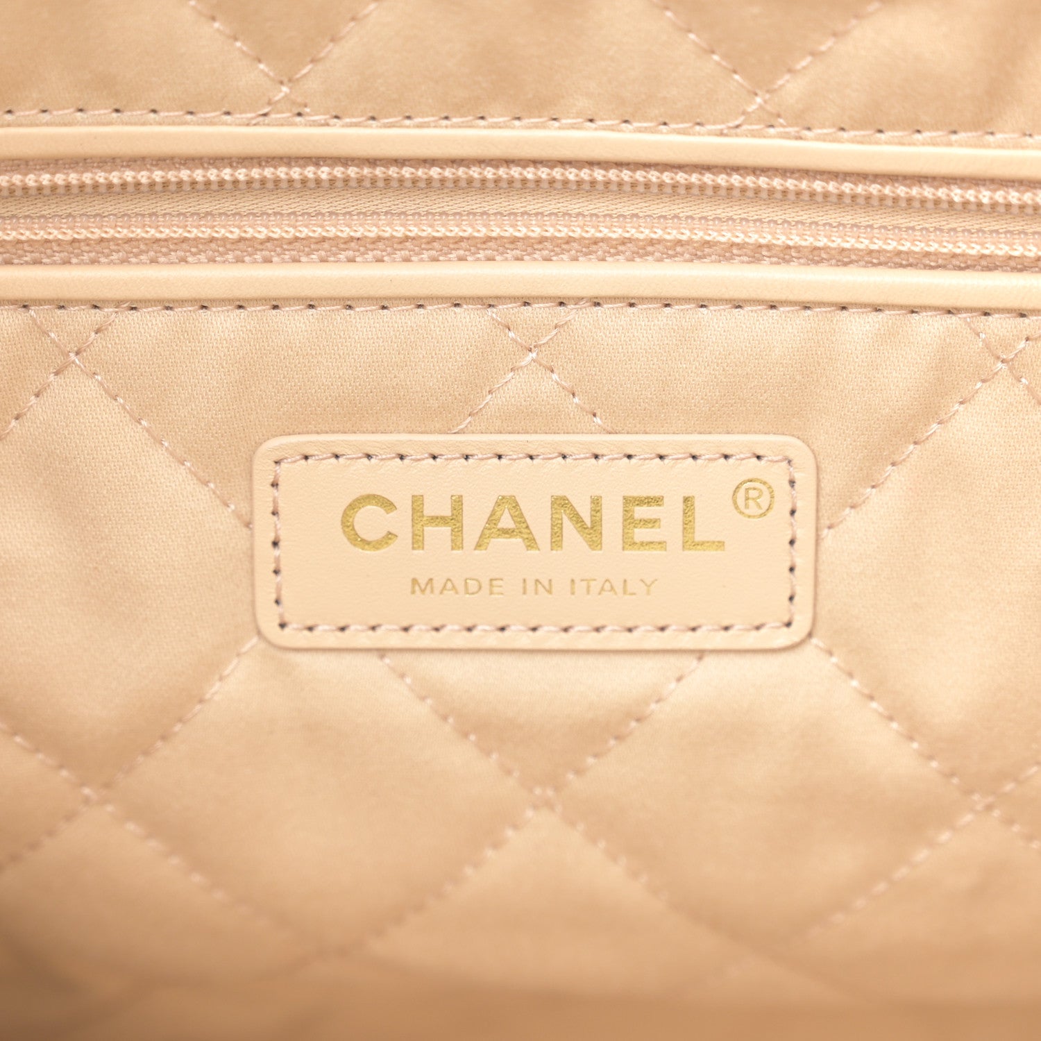 Chanel Shiny Caviar Quilted Monochrome Small Chanel 22 White 8 of 14