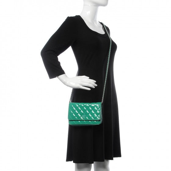 Patent Quilted Wallet On Chain WOC Green