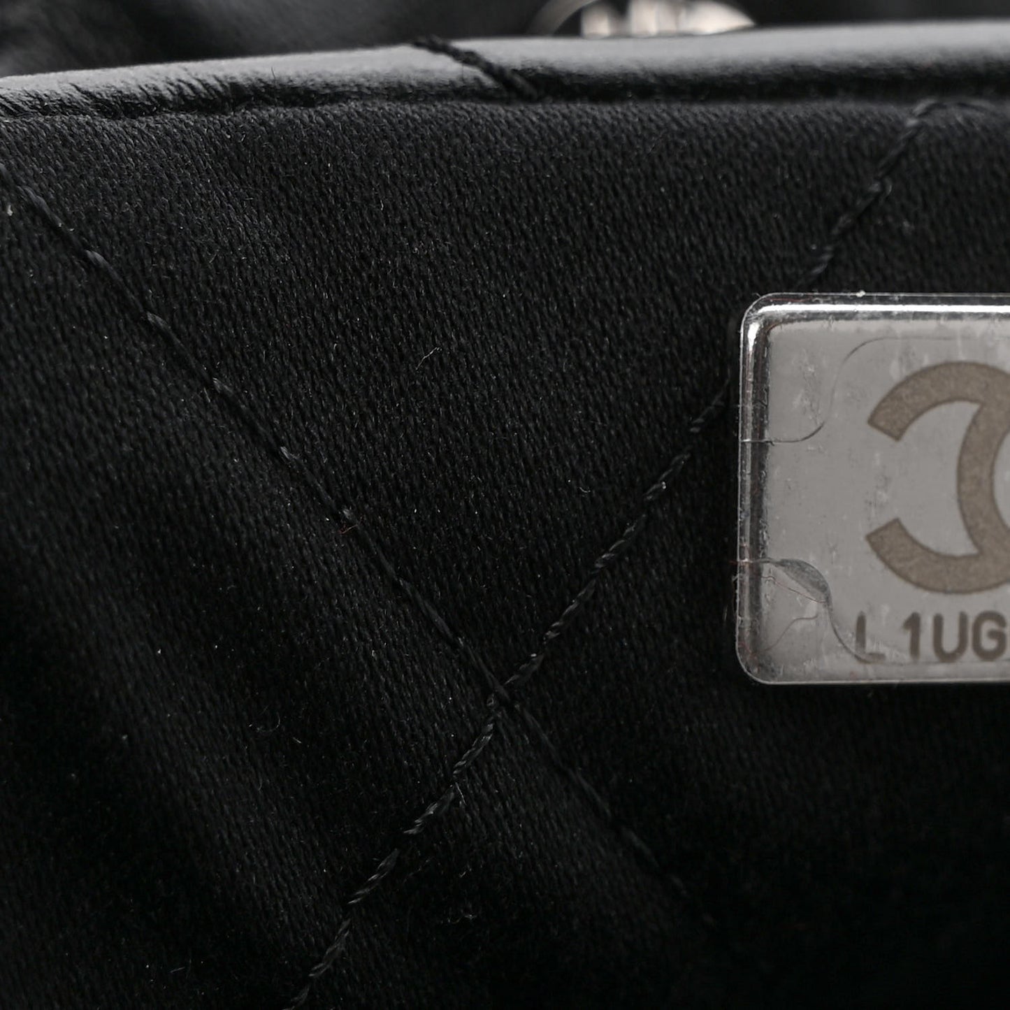 Shiny Calfskin Quilted Small Chanel 22 Black