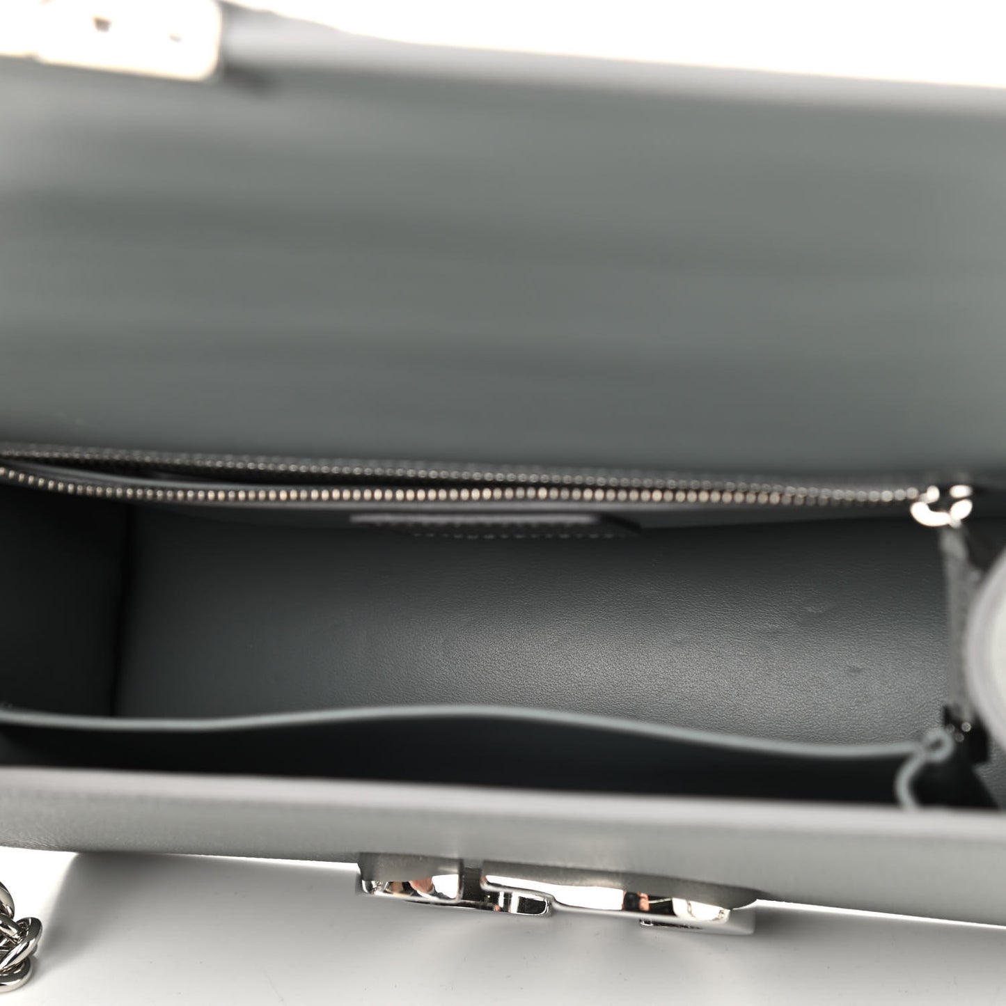 Grained Calfskin 30 Montaigne Chain Flap Bag Grey