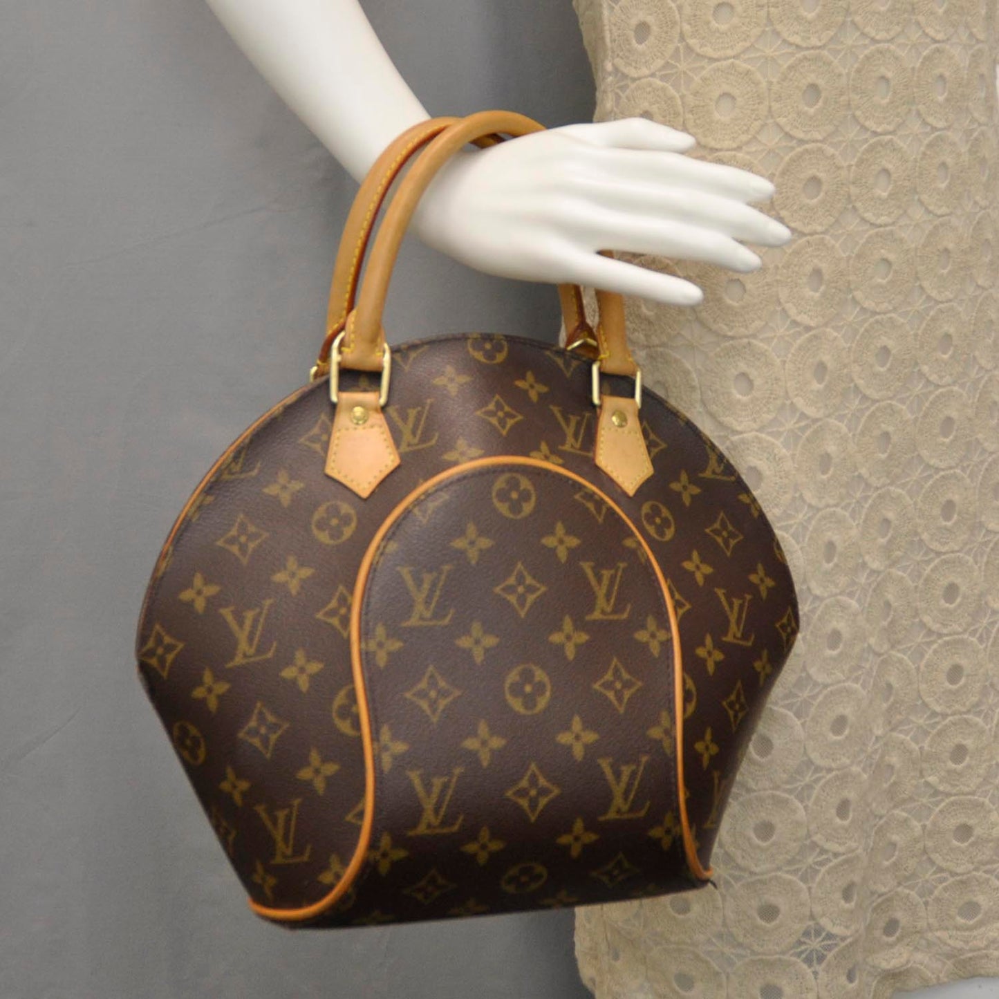 Monogram Ellipse PM