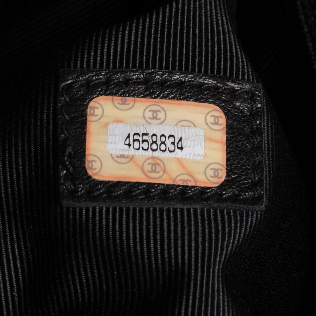 Caviar CC Shoulder Bag Black