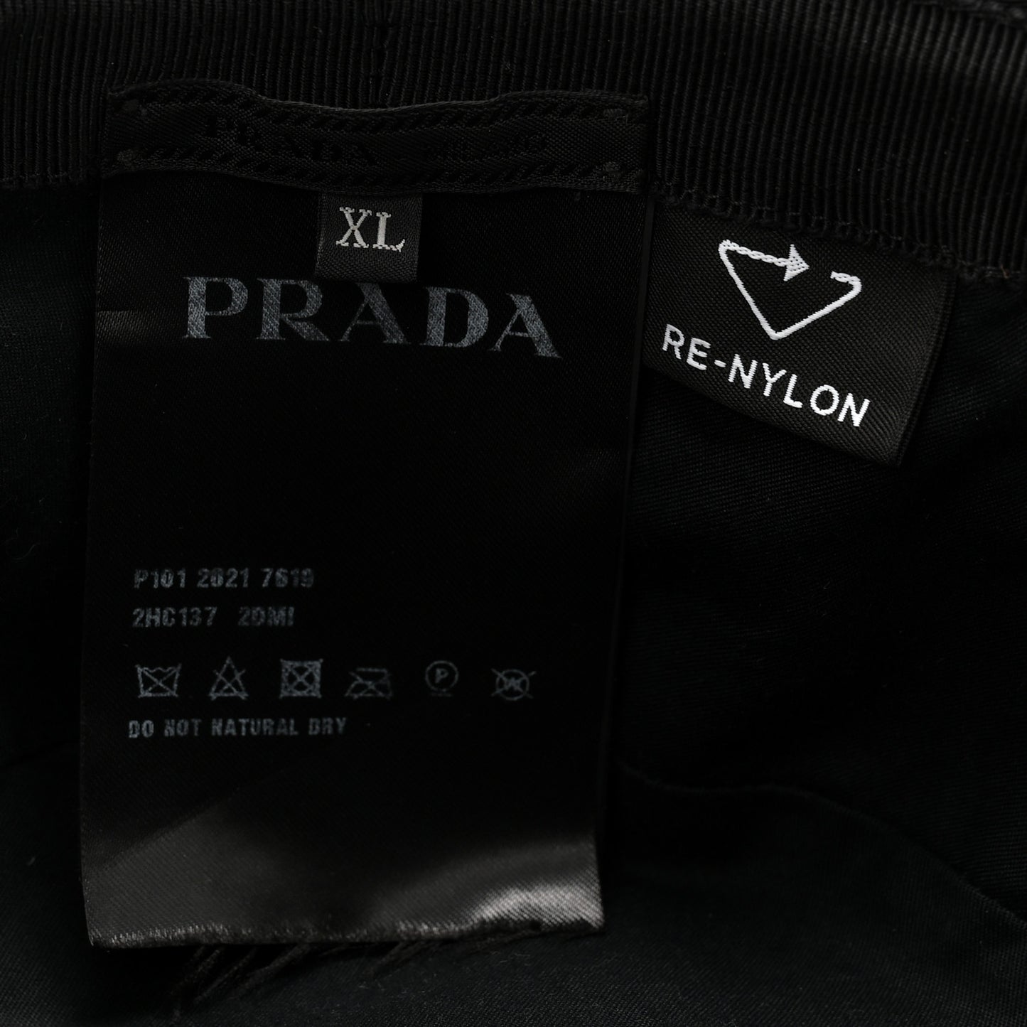 Re-Nylon Metal Triangle Logo Mens Bucket Hat XL Black