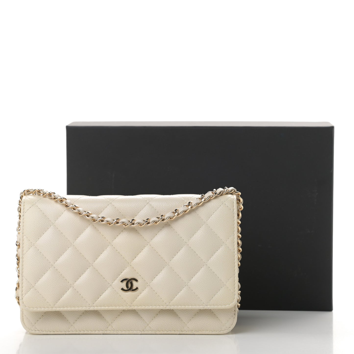 Caviar Quilted Wallet On Chain WOC White