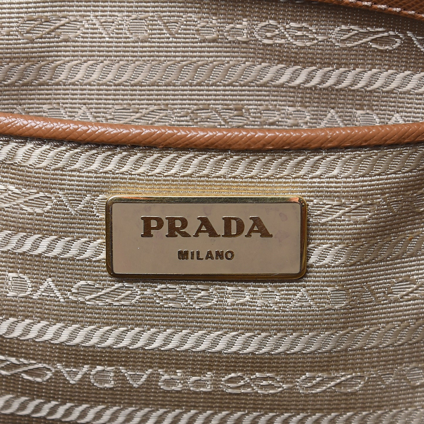 Saffiano Medium Galleria Double Zip Tote Caramel