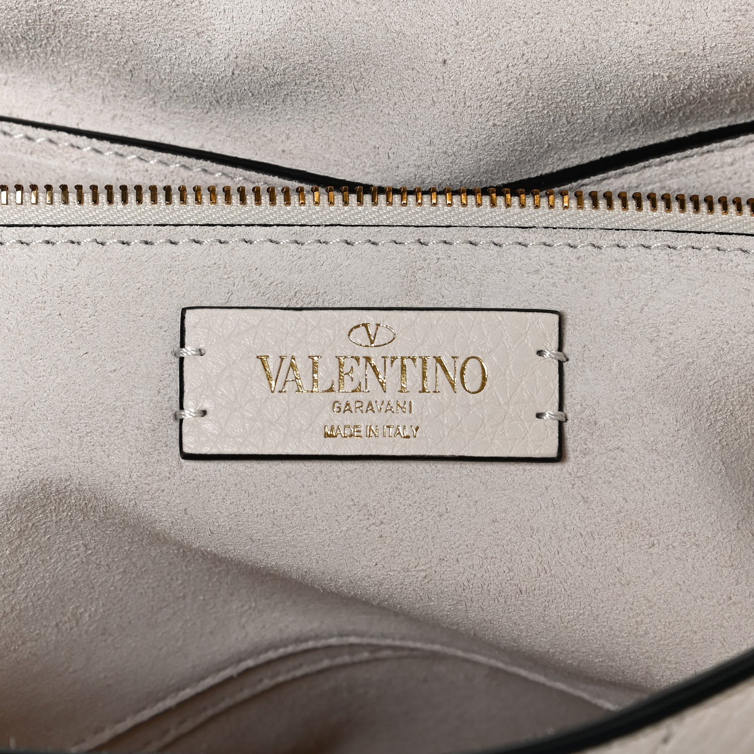 Valentino Garavani Grained Calfskin Large Roman Stud Shoulder Bag Light Ivory 6 of 10