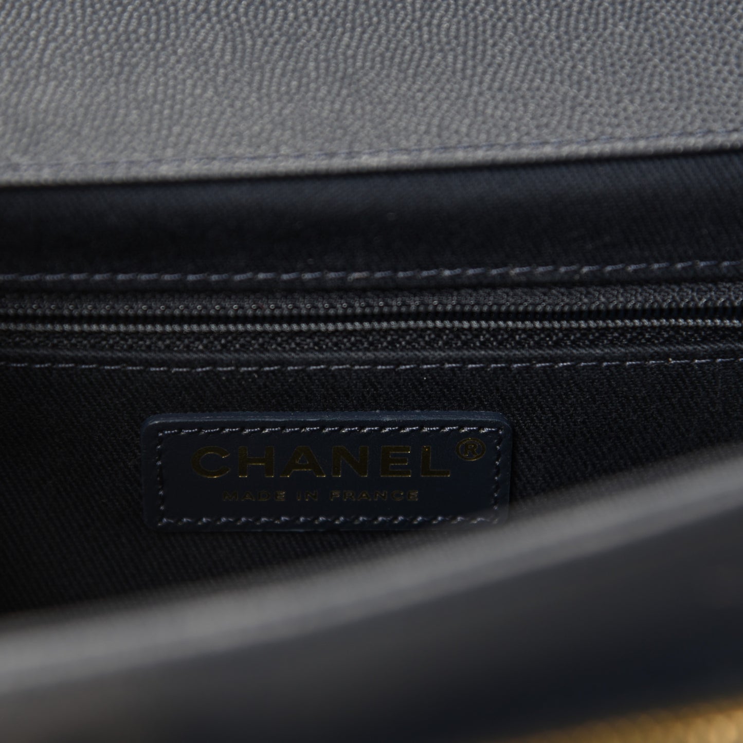 Caviar Quilted Medium Business Affinity Flap Navy