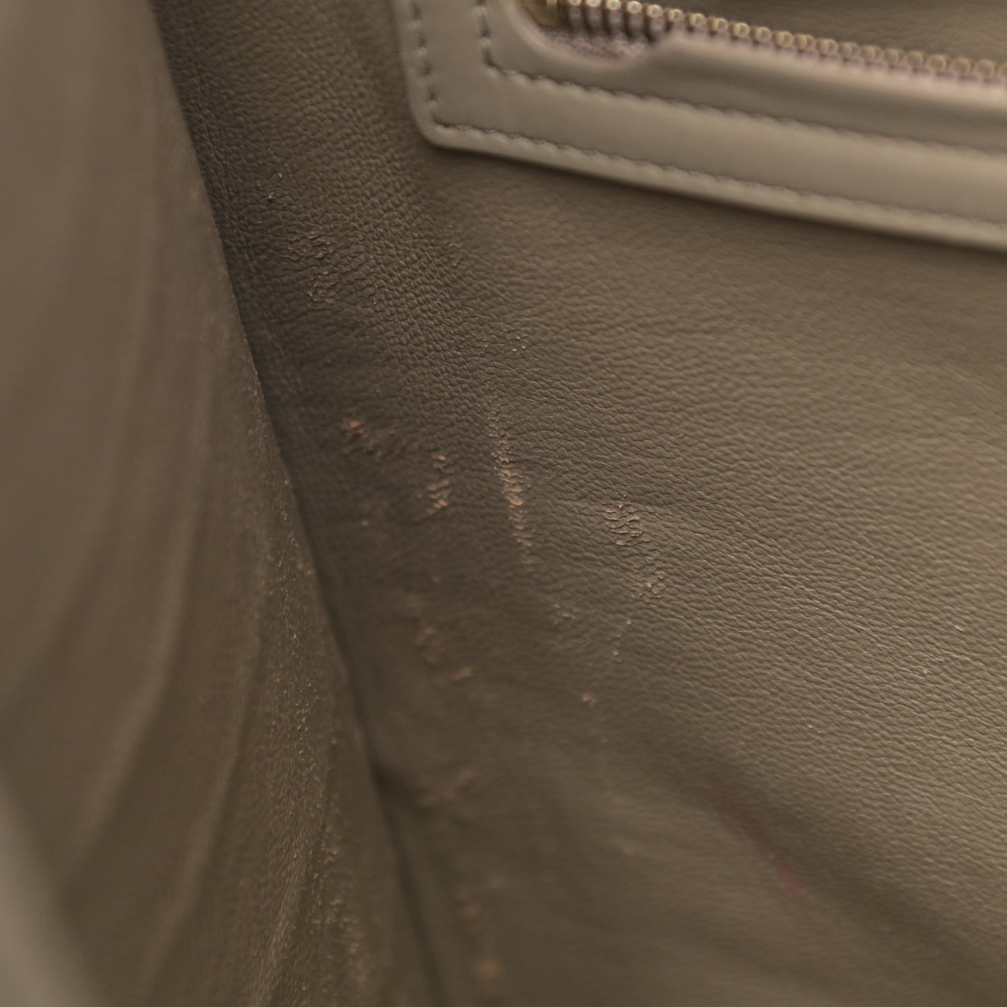 Crocodile Embossed Nubuck Medium Phantom Luggage Beige