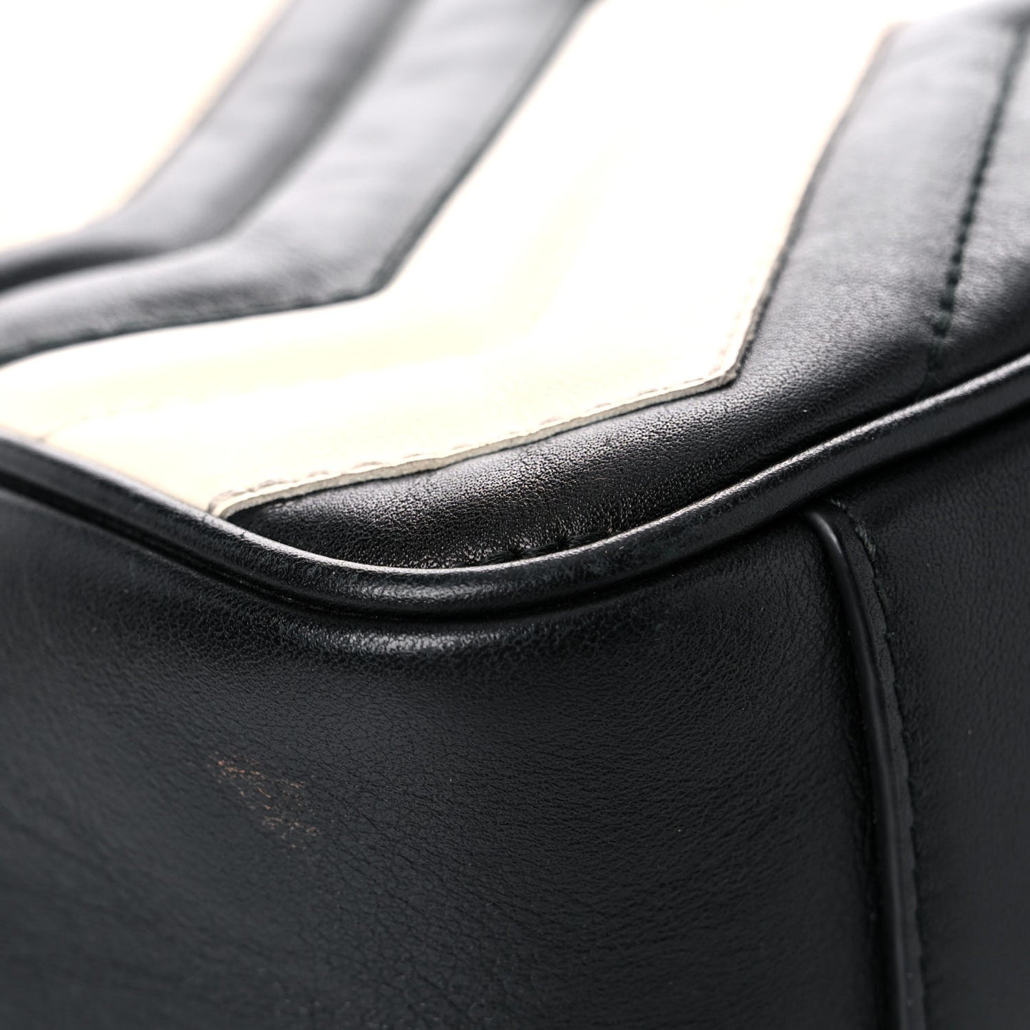 Calfskin Matelasse Medium GG Marmont Shoulder Bag Black White