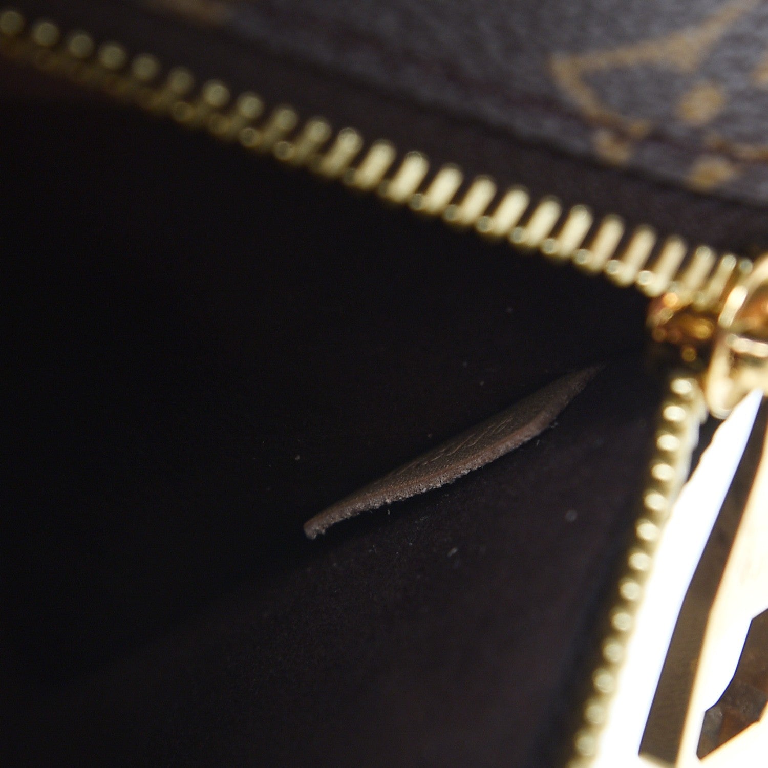 Louis Vuitton Monogram Pochette Metis 7 of 8