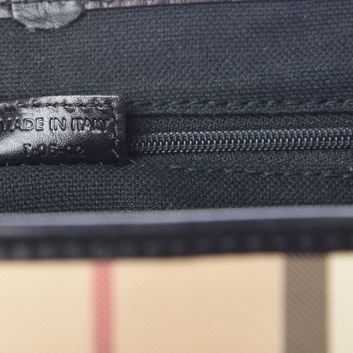 House Check Small Buckle Tote Black