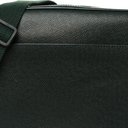 Louis Vuitton Taiga Reporter Messenger Epicea 8 of 12