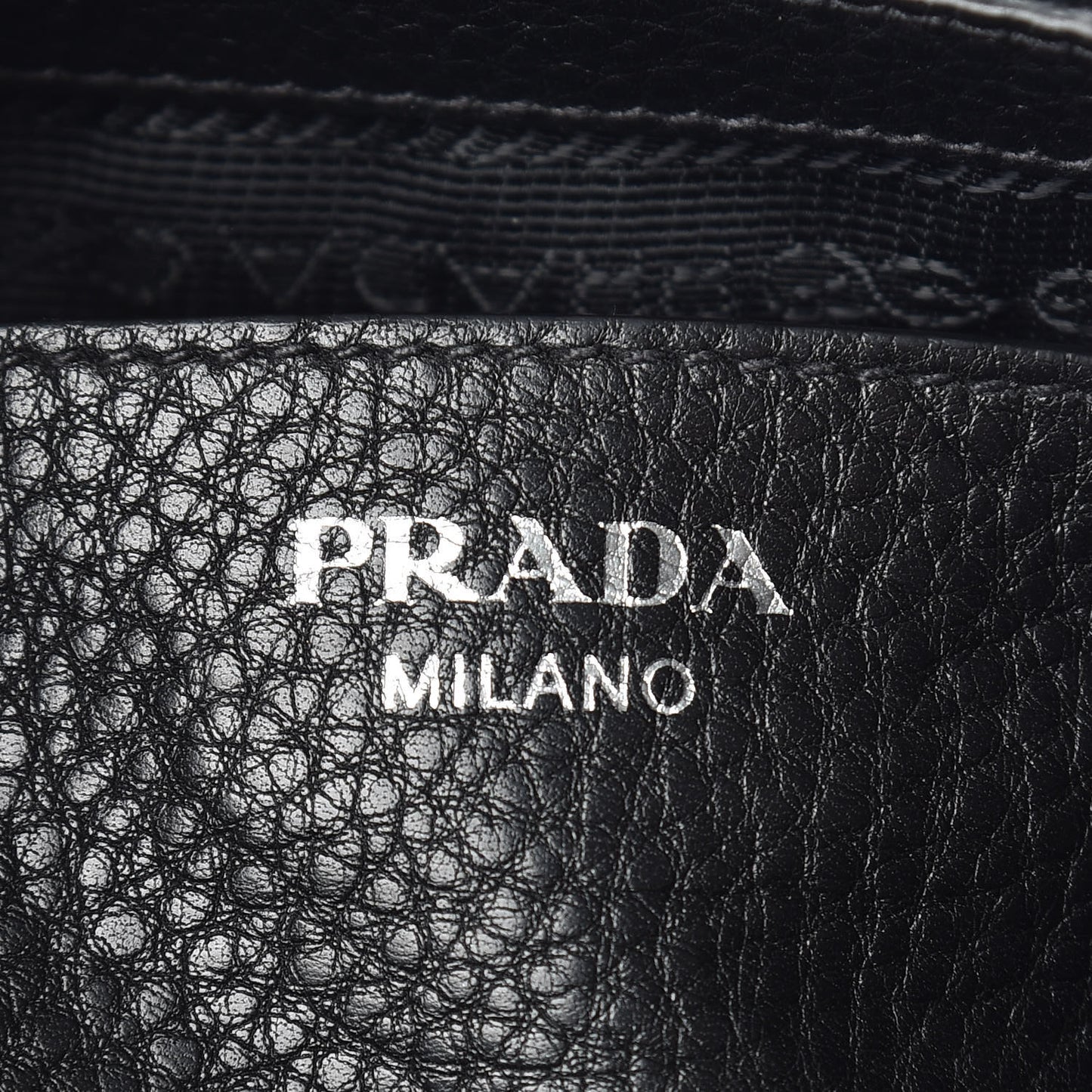 Vitello Daino Crossbody Bag Black