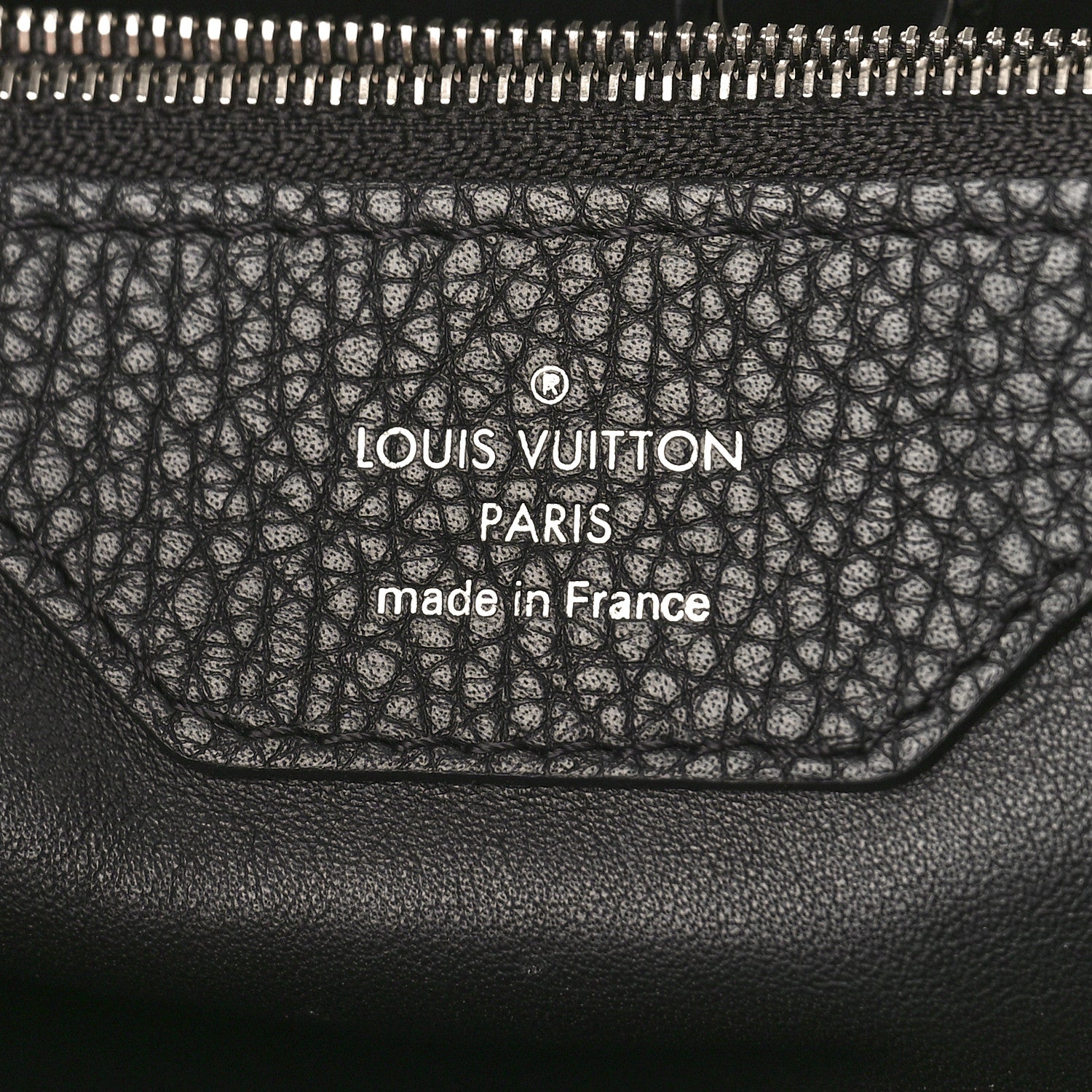 Louis Vuitton Taurillon Snakeskin Capucines MM Black 7 of 9