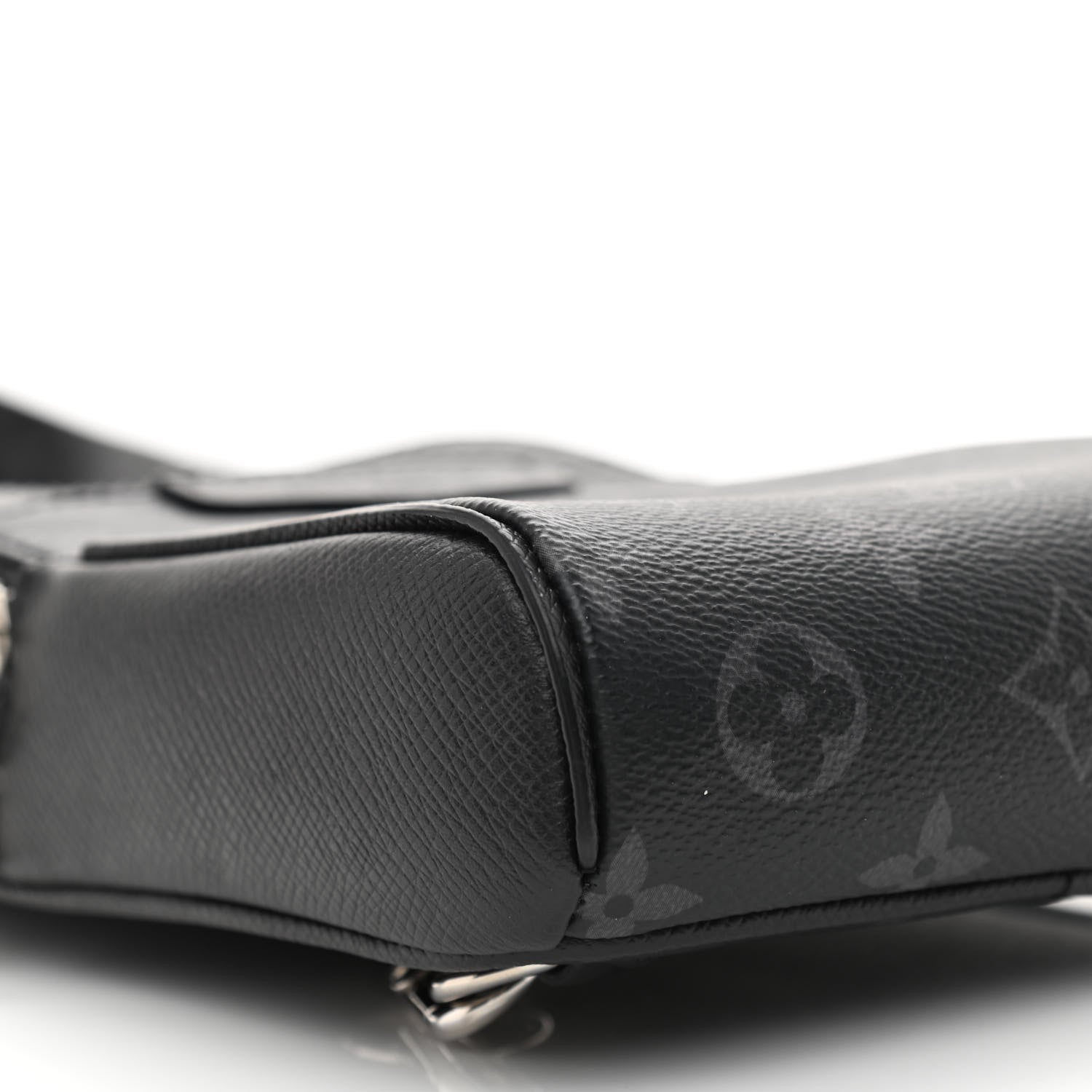 Louis Vuitton Taigarama Outdoor Slingbag Black 8 of 9