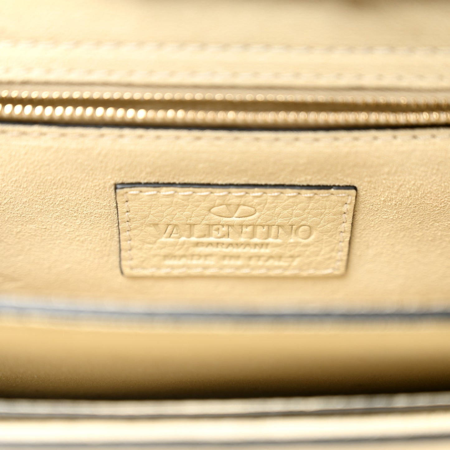 Pebbled Calfskin Rockstud Chain Clutch Light Ivory
