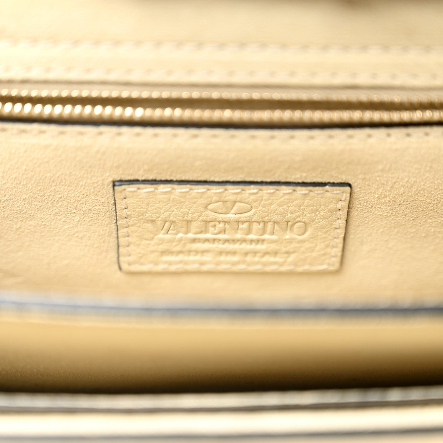 Valentino Garavani Pebbled Calfskin Rockstud Chain Clutch Light Ivory 6 of 10