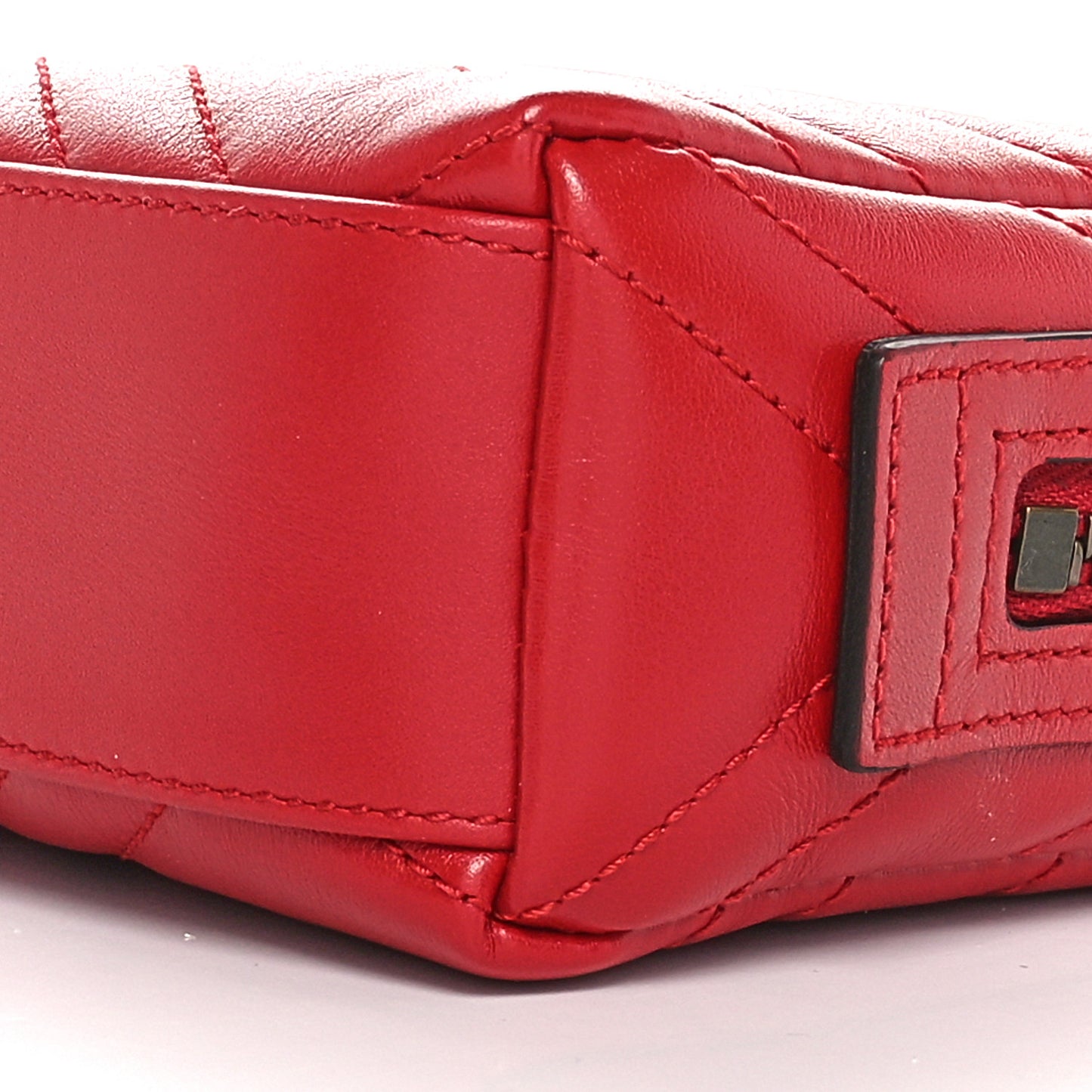 Calfskin Matelasse GG Marmont Cosmetic Case Hibiscus Red