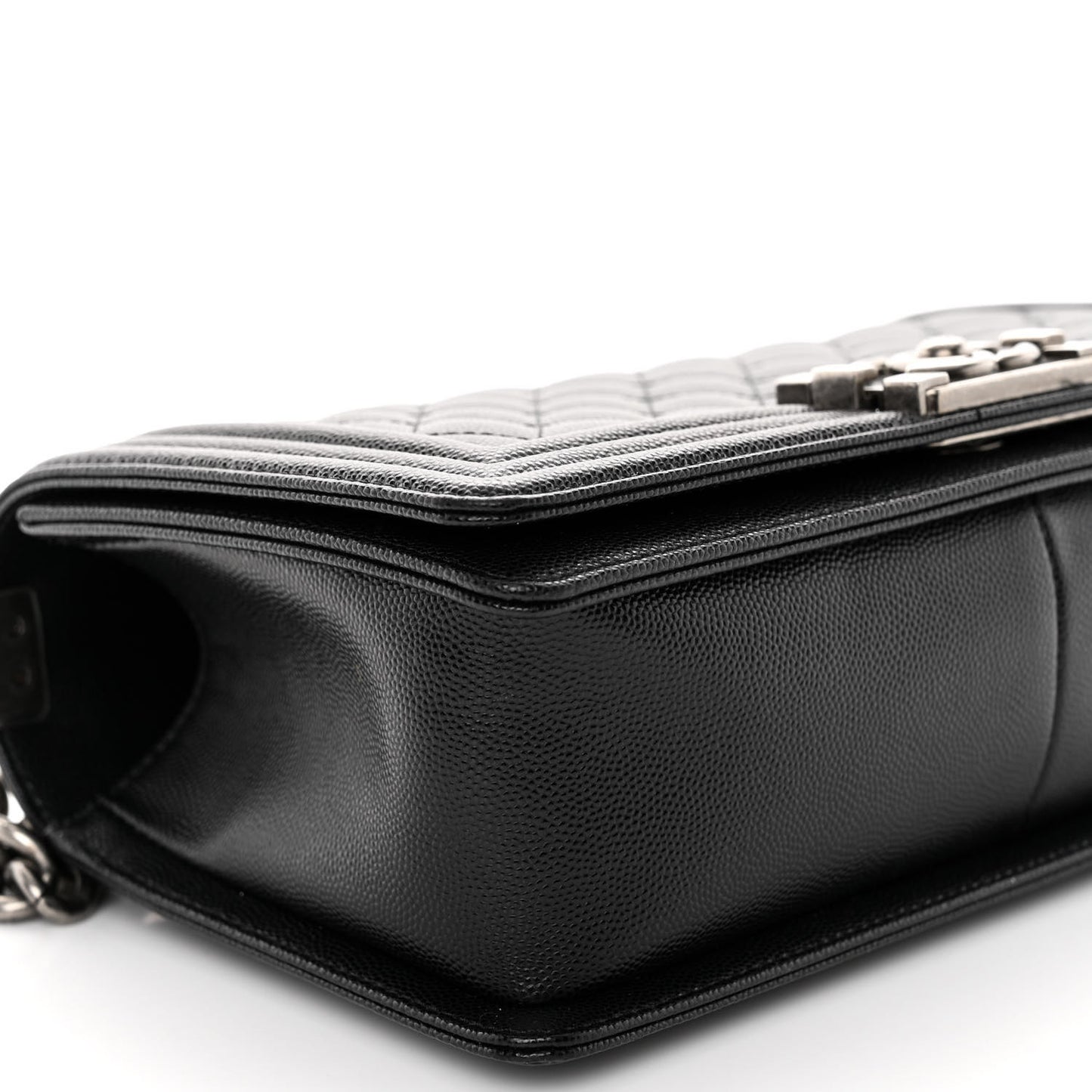 Caviar Quilted Medium Boy Flap Black