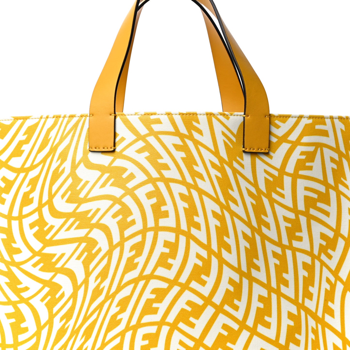 X SARAH COLEMAN Glazed Canvas Vitello King FF Vertigo Shopping Tote Bag Mimosa White