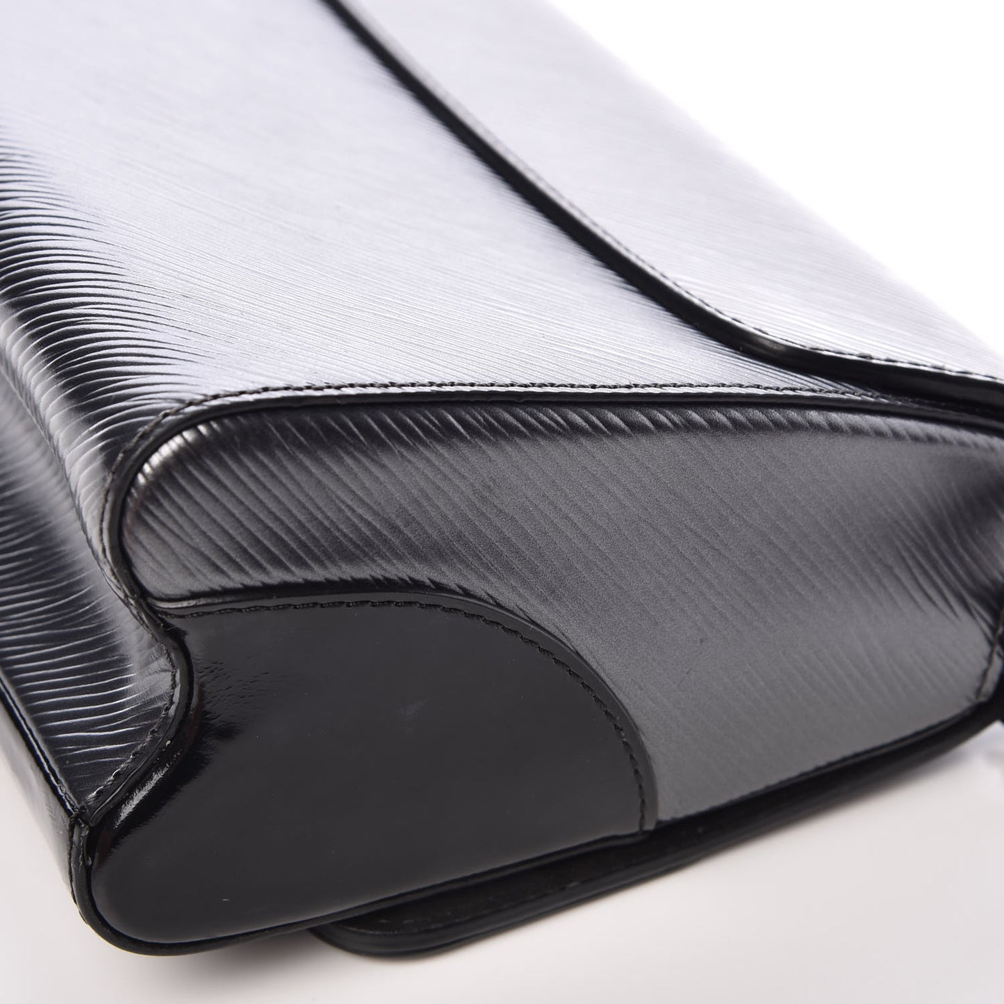 Epi Patent Twist Shoulder Bag MM Anthracite Nacre