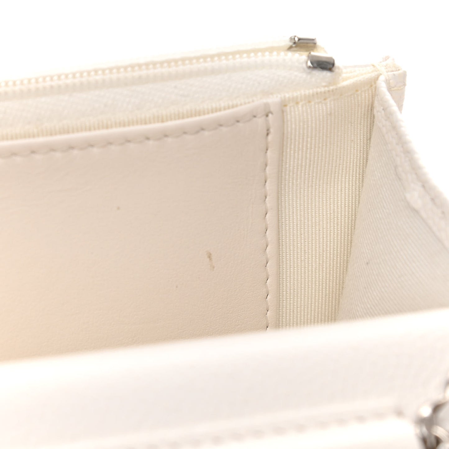 Caviar Quilted Wallet On Chain WOC White
