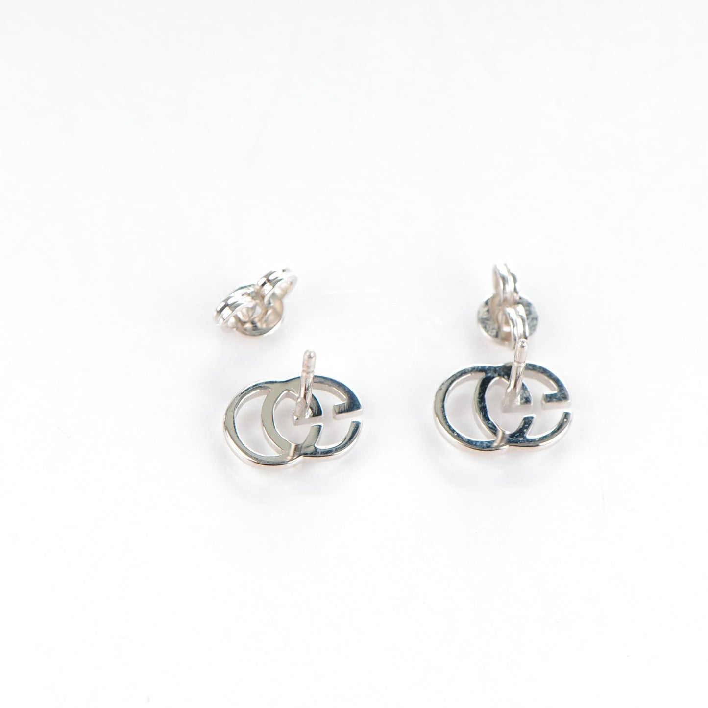18K White Gold GG Tissue Stud Earrings