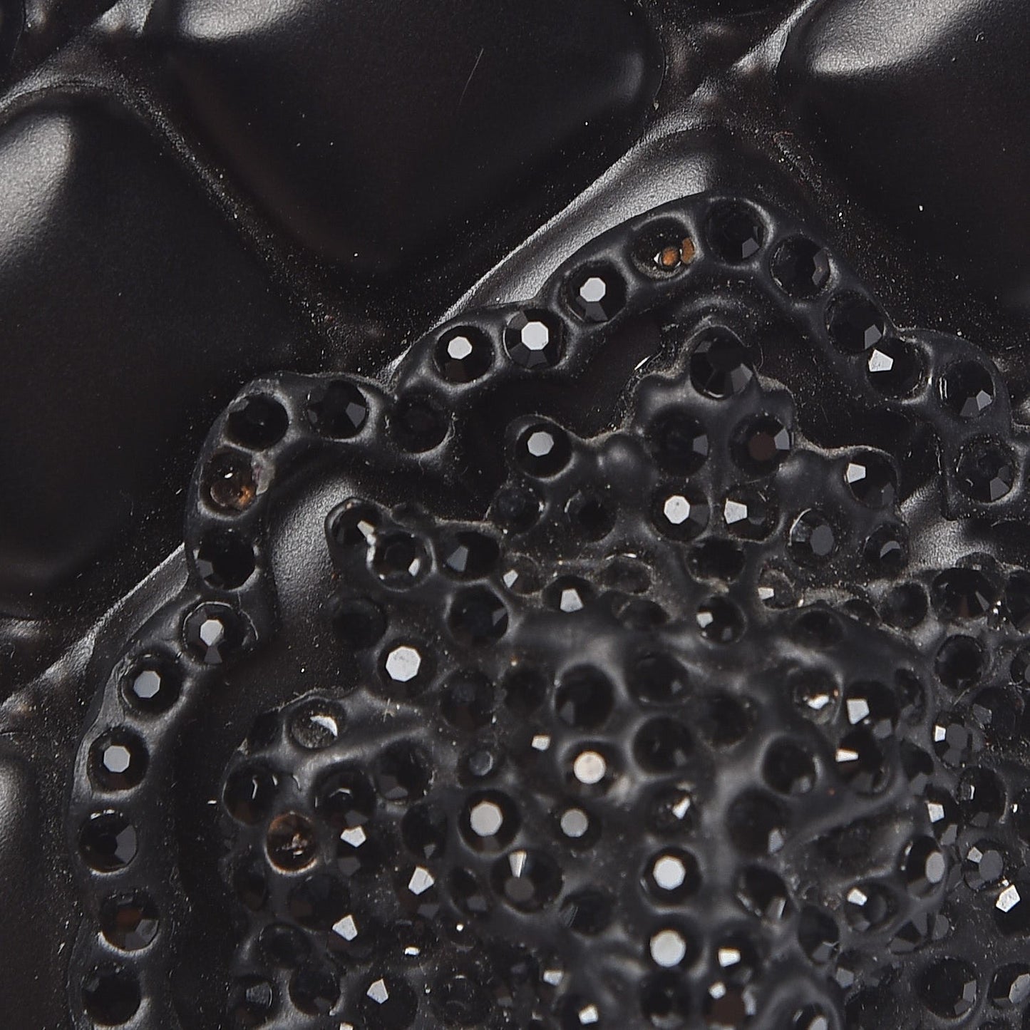 Cracked Calfskin Quilted Crystal Lion Clutch Black