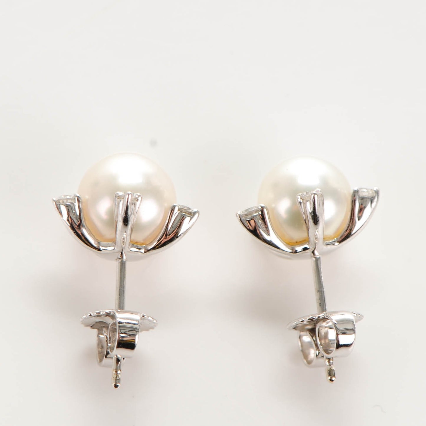 14K White Gold Diamond Pearl 7mm Stud Earrings