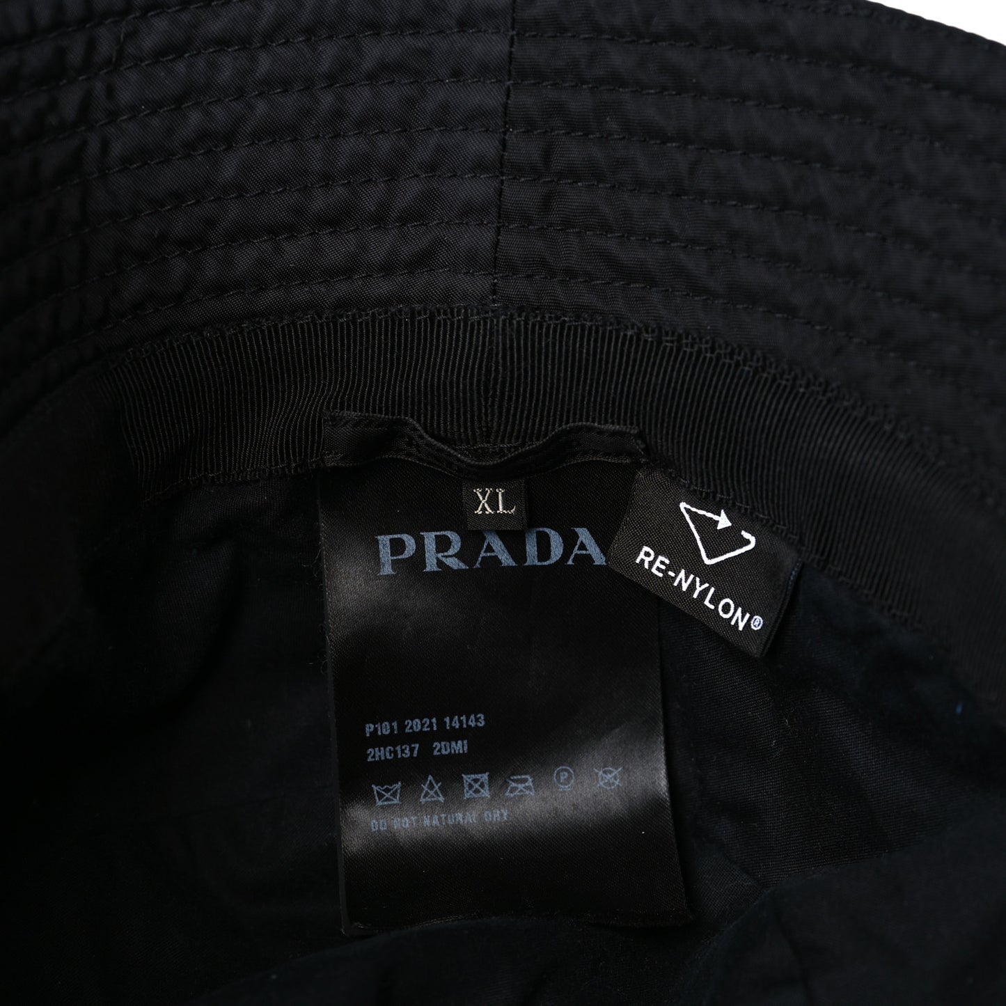 Re-Nylon Metal Triangle Logo Mens Bucket Hat XL Black