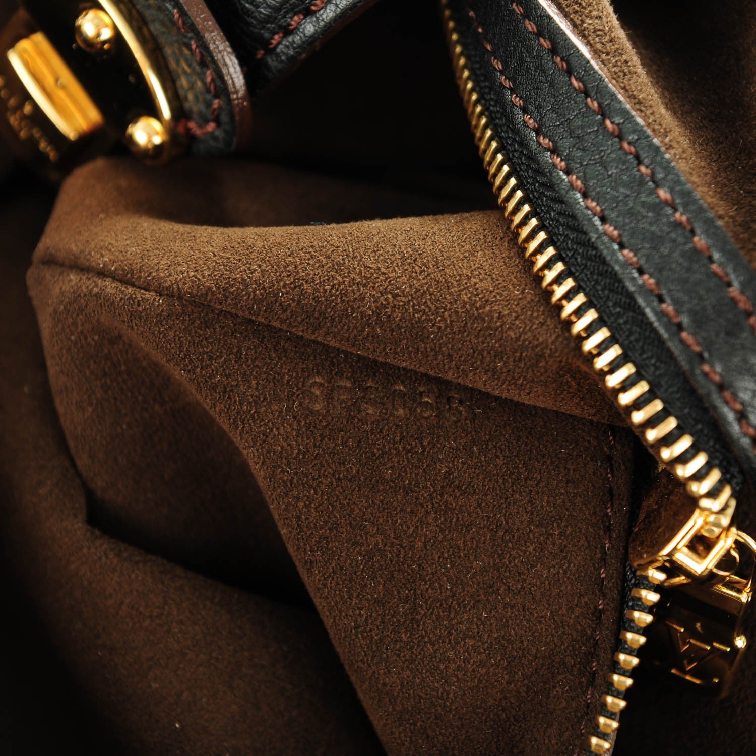 Louis Vuitton Mahina L Black 7 of 7