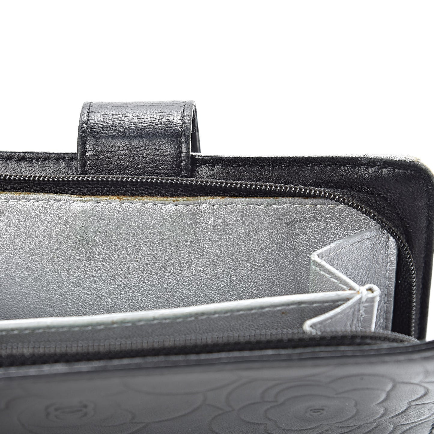 Lambskin Camellia Embossed Zipped Pocket Wallet Black