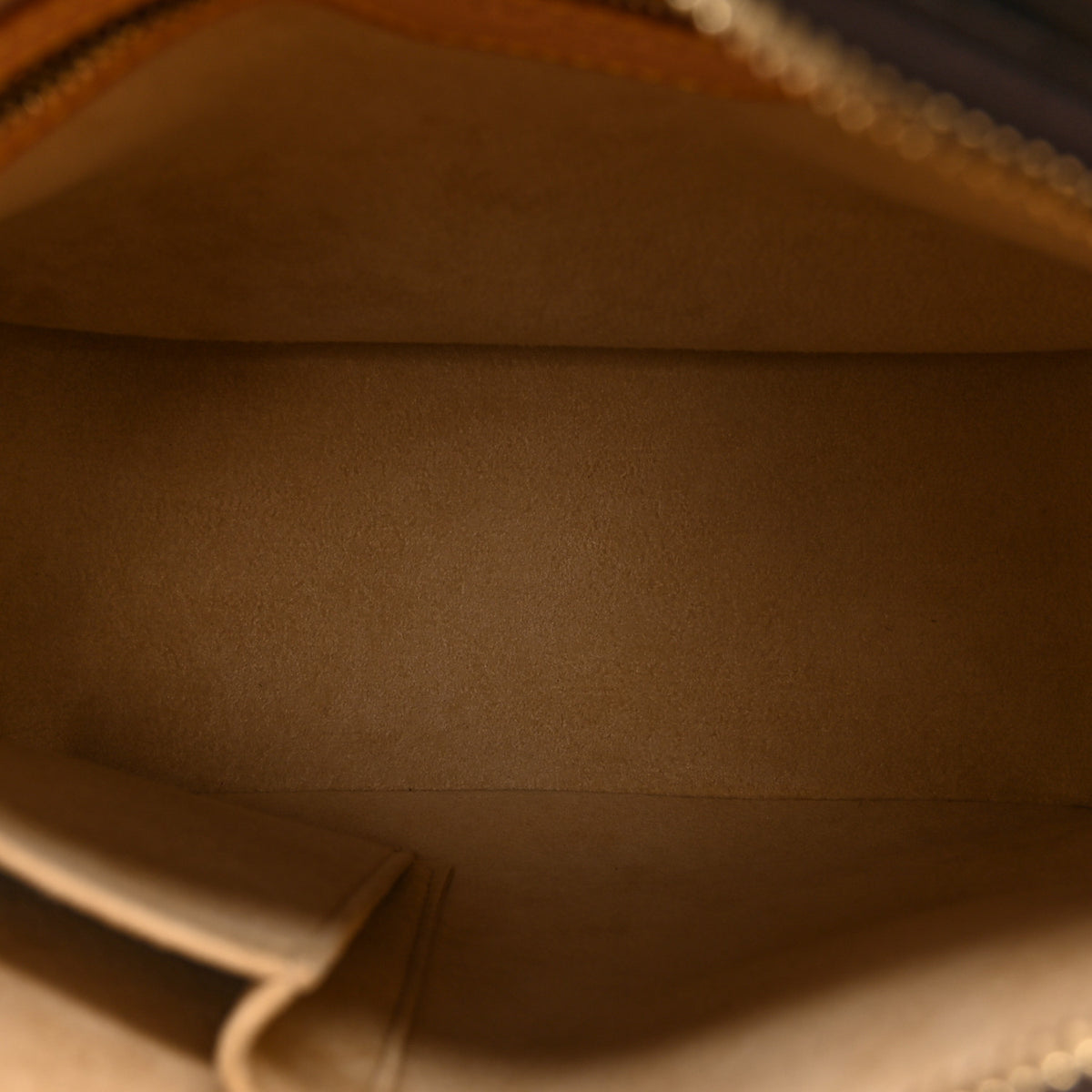 Louis Vuitton Monogram Looping MM 5 of 10
