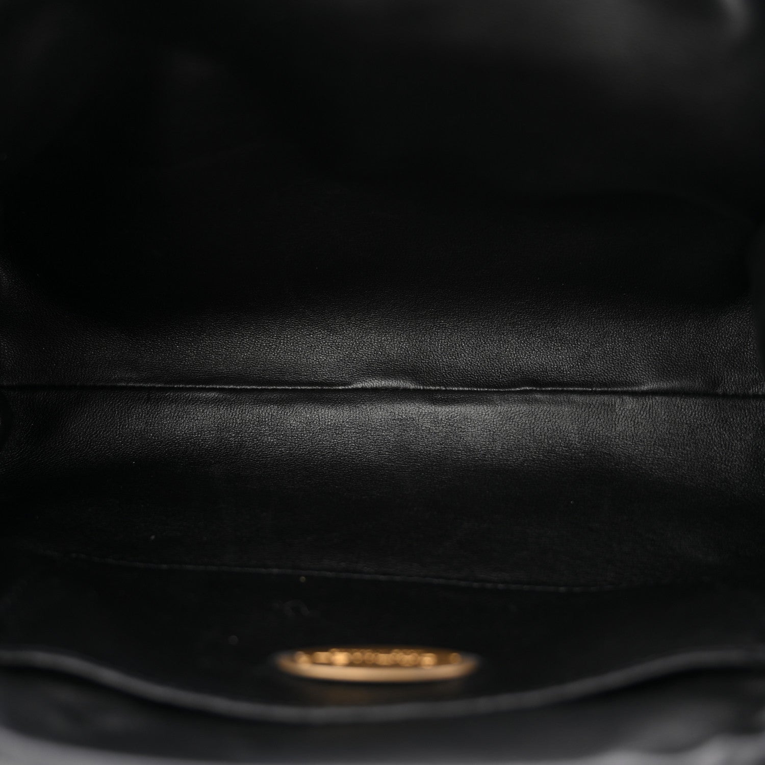 Chanel Velvet Enamel CC Kiss Lock Clutch Black 1877690 – FASHIONPHILE
