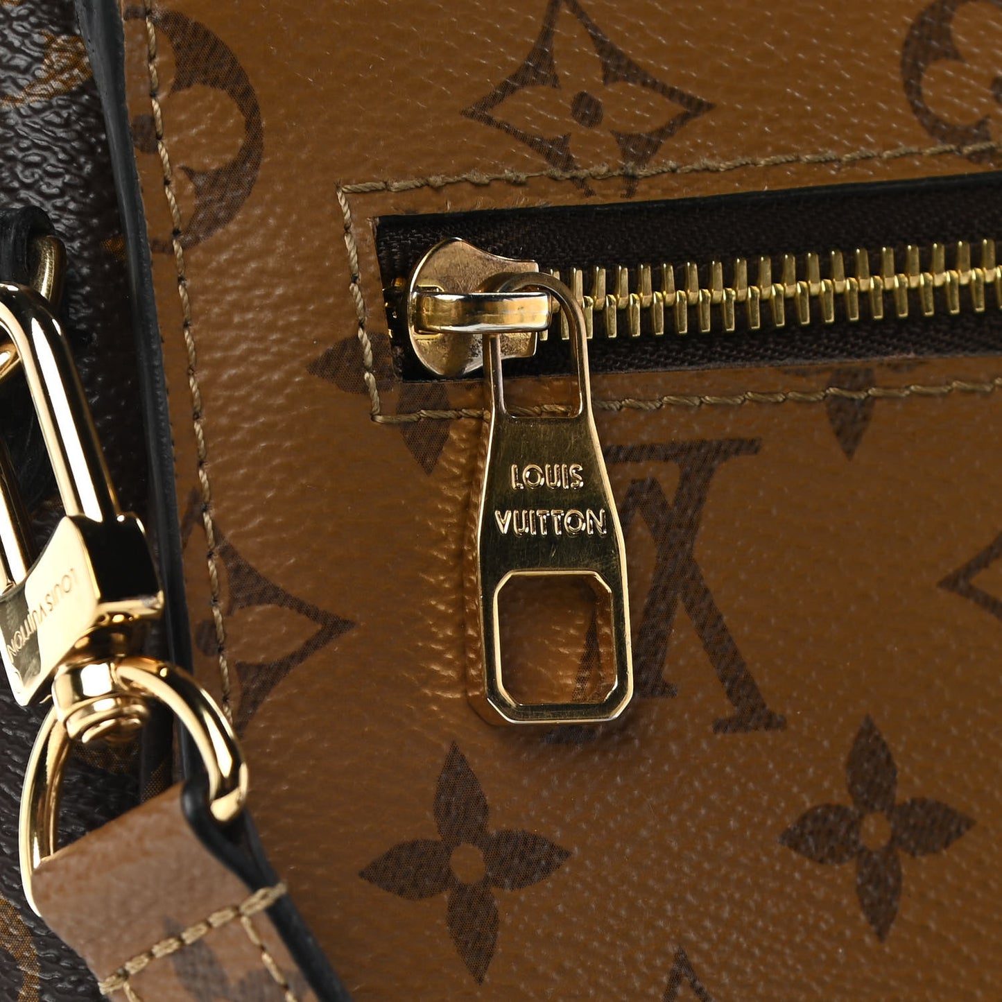 Reverse Monogram Pochette Metis