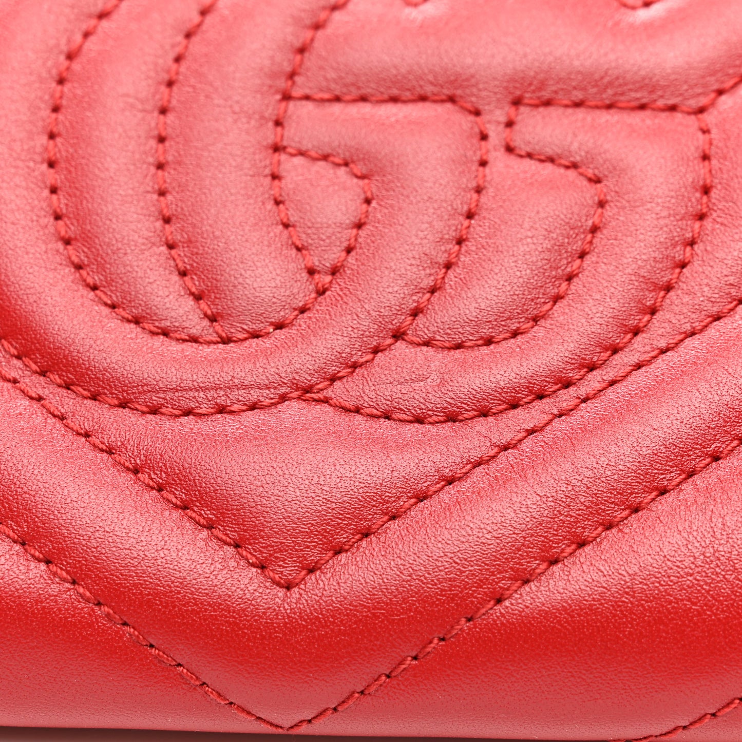 Calfskin Matelasse GG Marmont Continental Wallet Hibiscus Red
