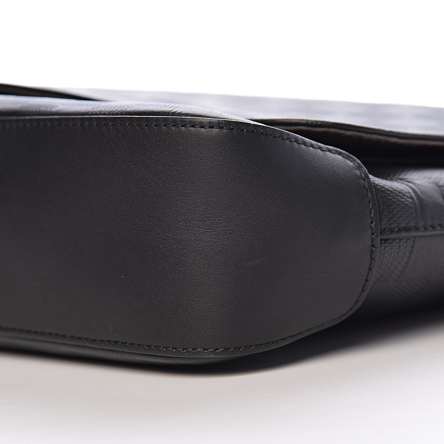 Louis Vuitton Damier Infini District MM Onyx 8 of 9
