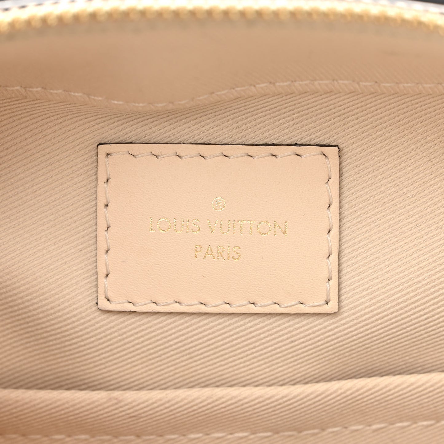 Monogram Saintonge Creme