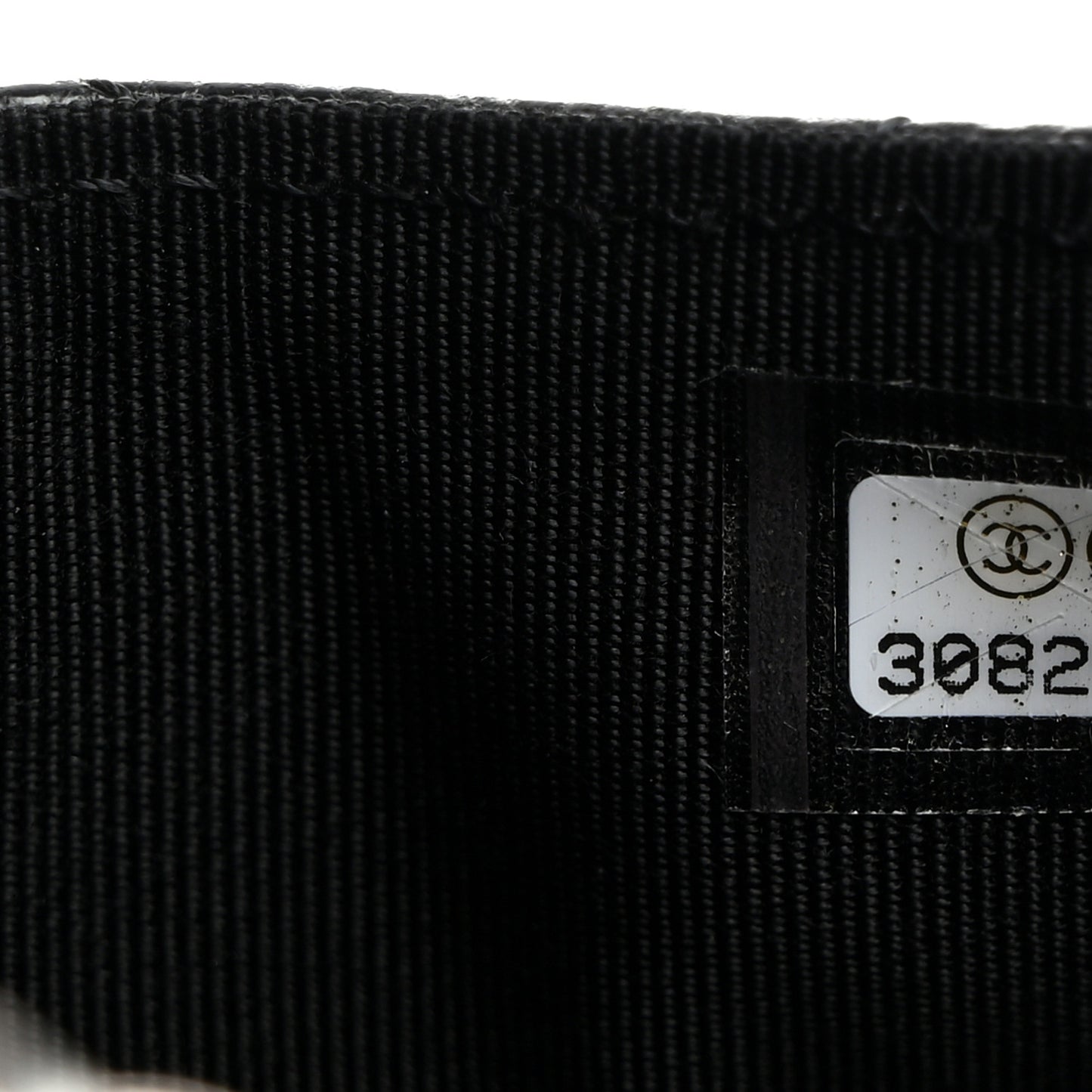 Caviar Quilted CC Zip Card Holder Black