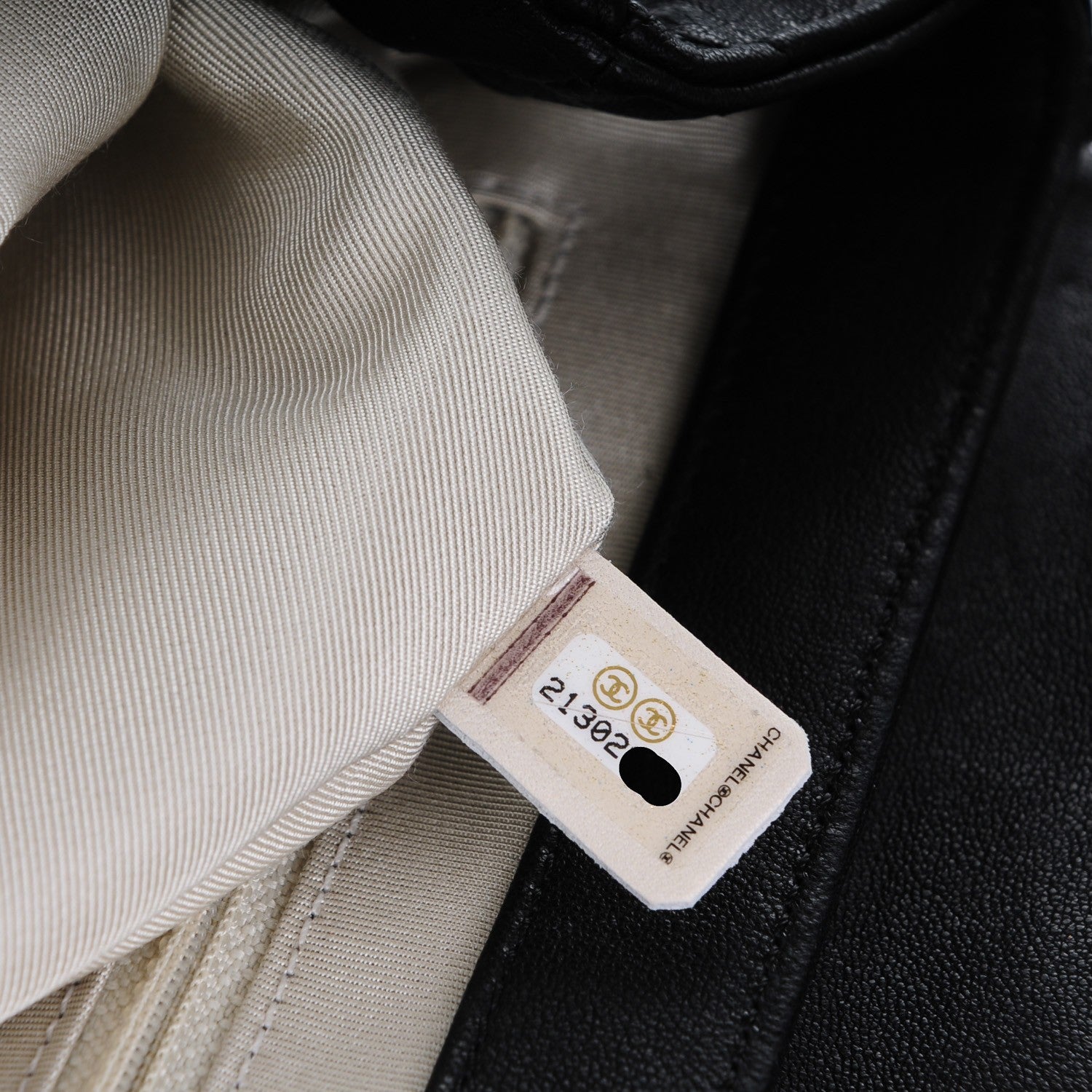 Chanel Washed Lambskin Quilted Medium Chain Around Messenger Black 7 of 7