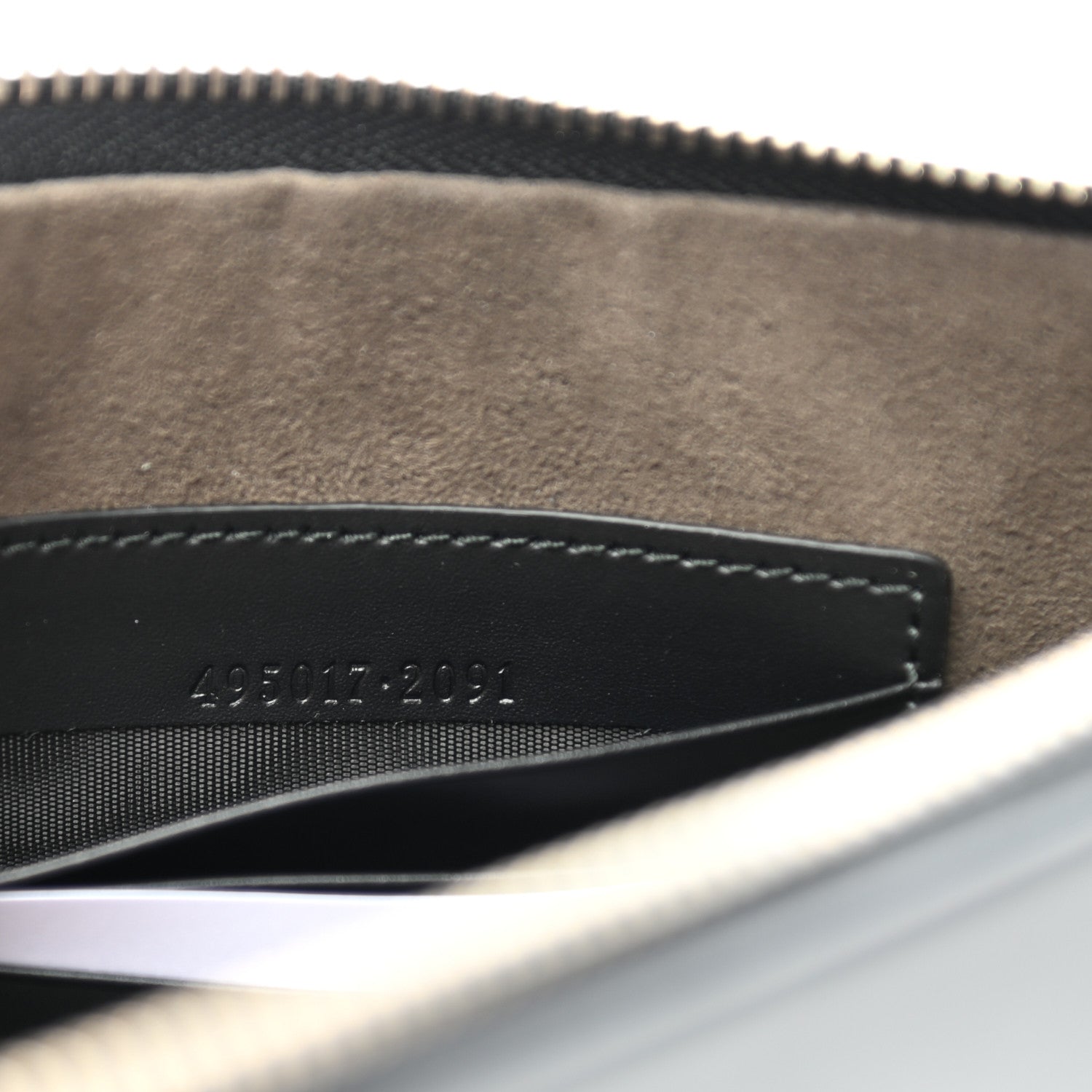 Gucci GG Supreme Monogram Zip Wristlet Pouch Beige Black 1087614